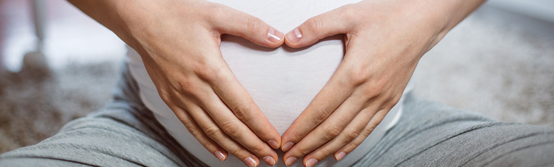 ¿Qué color es el flujo de una mujer embarazada?  | Huggies Perú